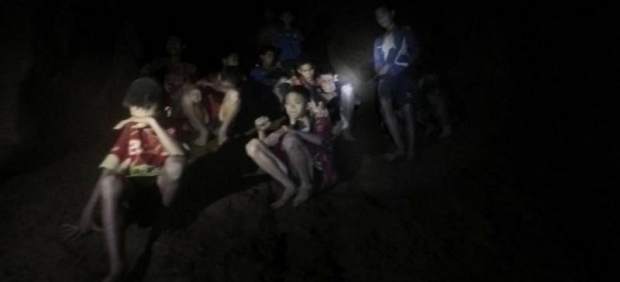 Niños atrapados en una cueva de Tailandia