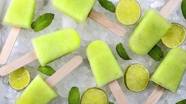 Polos de melón, lima y hierbabuena Polos de melón, lima y hierbabuena