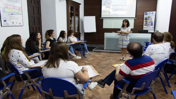 Gema Sancho en los cursos de verano de la UPO Gema Sancho en los cursos de verano de la UPO