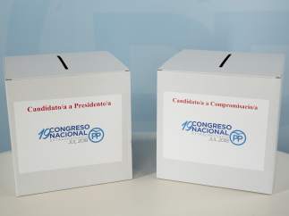 Urnas donde los afiliados depositarán su voto al candidato a la presidencia del PP y para elegir compromisarios.