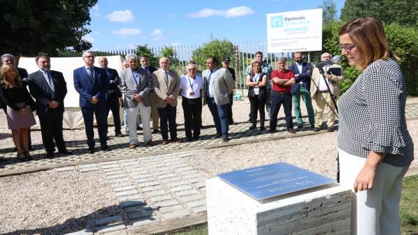 Armisén inaugura los actos del 50 cumpleaños de La Olmeda Armisén inaugura los actos del 50 cumpleaños de La Olmeda
