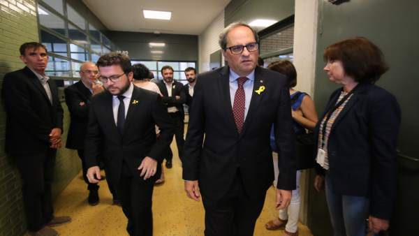El vpte.P.Aragonès y el pte.Q.Torra vistan en la cárcel a Forcadell y Bassa. El vpte.P.Aragonès y el pte.Q.Torra vistan en la cárcel a Forcadell y Bassa.