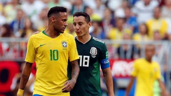 Guardado y Neymar, en el encuentro entre Brasil y México de Rusia 2018. Guardado y Neymar, en el encuentro entre Brasil y México de Rusia 2018.