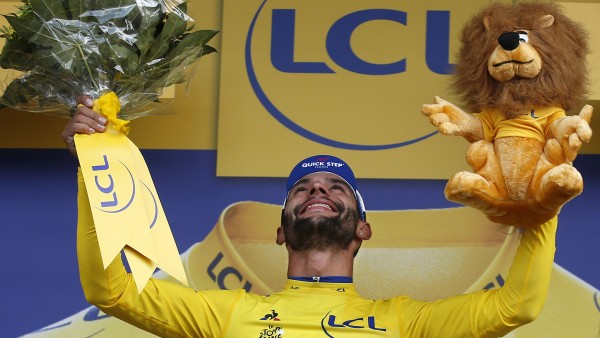 El colombiano Gaviria celebra su primera victoria en el 'Tour' de Francia 2018. El colombiano Gaviria celebra su primera victoria en el 'Tour' de Francia 2018.