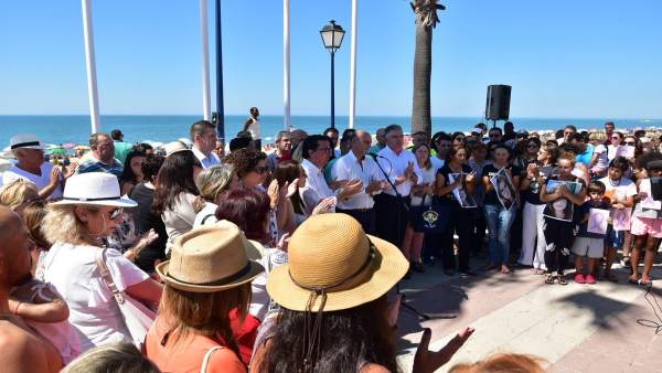 Concentración en Lepe por el crimen de Cristina Marín Concentración en Lepe por el crimen de Cristina Marín