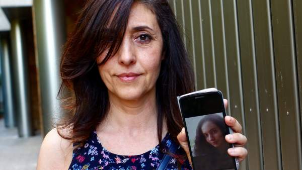 Rosa Poveda, madre de la joven captada por una secta Patricia Aguilar Rosa Poveda, madre de la joven captada por una secta Patricia Aguilar