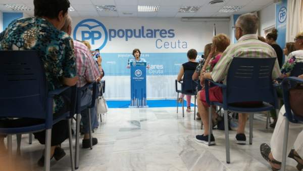 Soraya Sáenz de Santamaría en un acto en la sede del PP de Ceuta Soraya Sáenz de Santamaría en un acto en la sede del PP de Ceuta