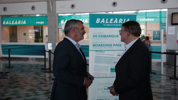 Ximo Puig en su visita al Baleària Port Ximo Puig en su visita al Baleària Port