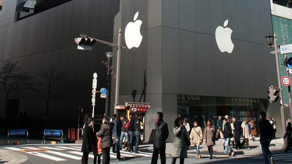 Apple Apple