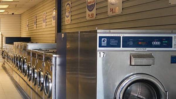 LAUNDROMAT (LAVANDERÍA) LAUNDROMAT (LAVANDERÍA)