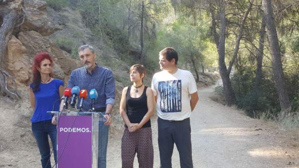 Urralburu y Pedreño, junto a miembros de la Federación de Montañismo Urralburu y Pedreño, junto a miembros de la Federación de Montañismo