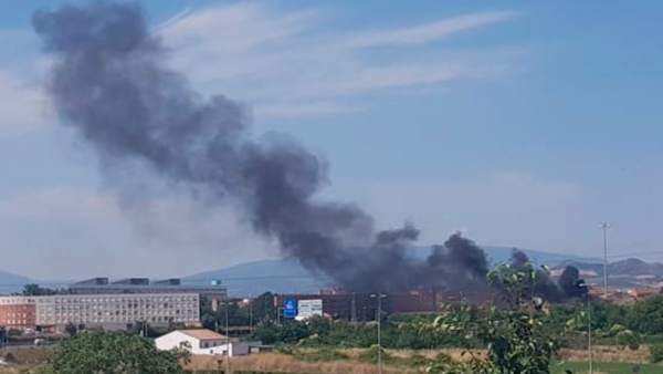 Imagen del humo tomada por los Bomberos Imagen del humo tomada por los Bomberos