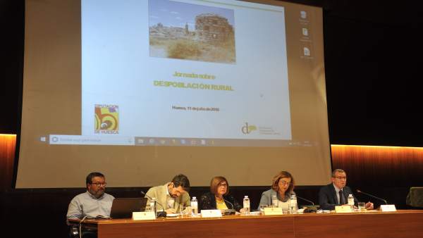 Rosario Cordero participa en Huesca en una jornada sobre despoblación rural Rosario Cordero participa en Huesca en una jornada sobre despoblación rural
