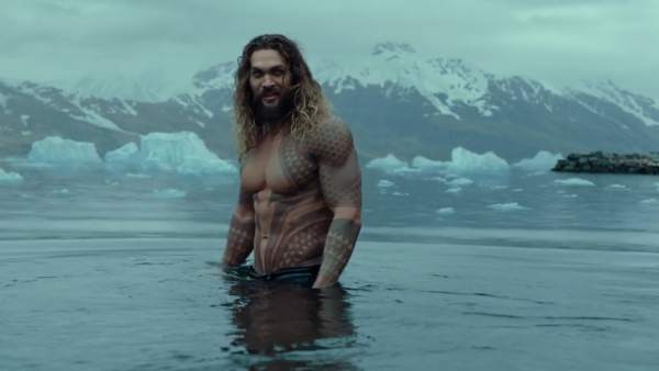 Jason Momoa Juego De Tronos Da Un Giro A Un Villancico De