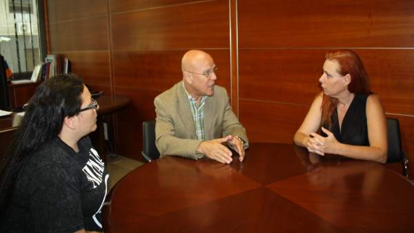 Reunión de Rafael Yanes con miembros de la plataforma Reunión de Rafael Yanes con miembros de la plataforma