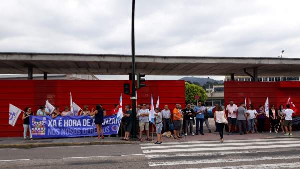 La CIG celebra una manifestación ante la sede de PSA en Vigo La CIG celebra una manifestación ante la sede de PSA en Vigo