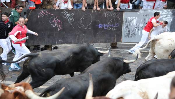 Sexto encierro de Sanfermines con toros de Victoriano del Río. Sexto encierro de Sanfermines con toros de Victoriano del Río.
