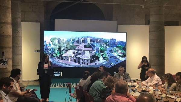 Pérez presenta proyecto Cárcel Vieja Pérez presenta proyecto Cárcel Vieja