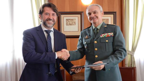 Alonso y el nuevo general de la Guardia Civil Alonso y el nuevo general de la Guardia Civil