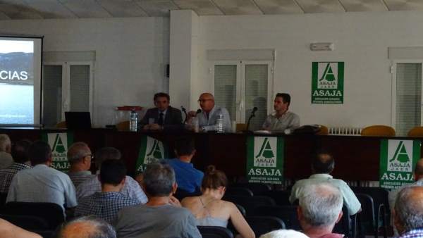 Reunión con futuros regantes de la presa de Siles Reunión con futuros regantes de la presa de Siles
