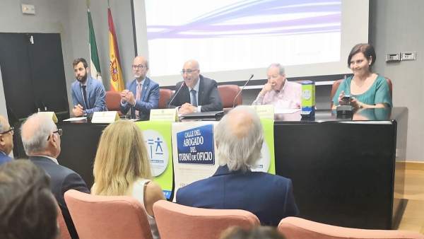 Acto del Colegio de Abogados de Cádiz por el Turno de Oficio Acto del Colegio de Abogados de Cádiz por el Turno de Oficio