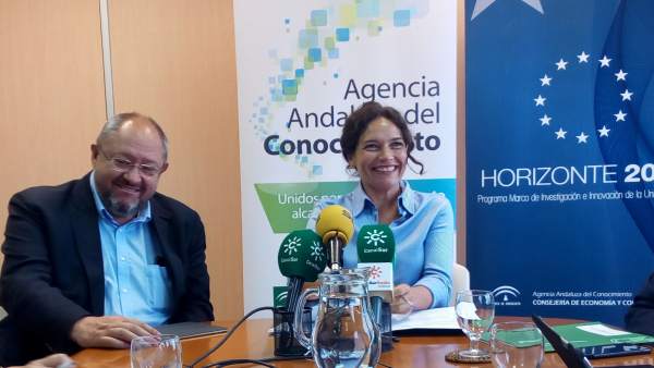 Manuel Torralbo y Lina Gálvez, en rueda de prensa. Manuel Torralbo y Lina Gálvez, en rueda de prensa.