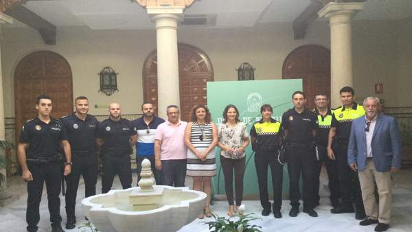 Recinimiento a los nuevos policías locales Recinimiento a los nuevos policías locales