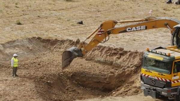 Trabajos hoy en Alfacar buscan la fosa de Lorca Trabajos hoy en Alfacar buscan la fosa de Lorca