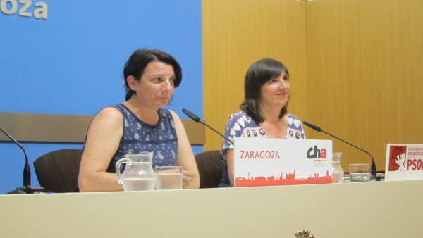 Leticia Crespo, de CHA, y Lola Ranera, del PSOE en el Ayuntamiento de Zaragoza Leticia Crespo, de CHA, y Lola Ranera, del PSOE en el Ayuntamiento de Zaragoza