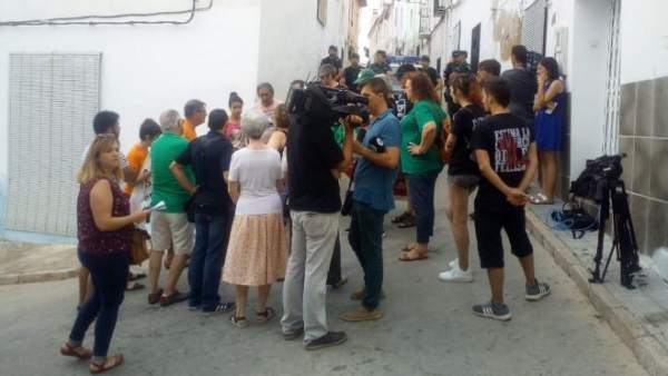 El juzgado detiene un desahucio en Oliva (Valencia) y da 3 meses a la familia El juzgado detiene un desahucio en Oliva (Valencia) y da 3 meses a la familia