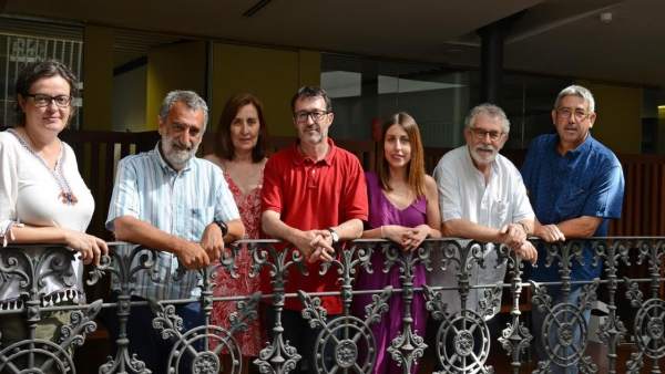 ACPV i Escola Valenciana demanen al Consell que complisca els seus compromisos ACPV i Escola Valenciana demanen al Consell que complisca els seus compromisos