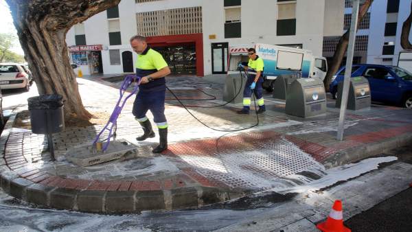 Plan intensivo de baldeo de limpieza en Marbella Plan intensivo de baldeo de limpieza en Marbella