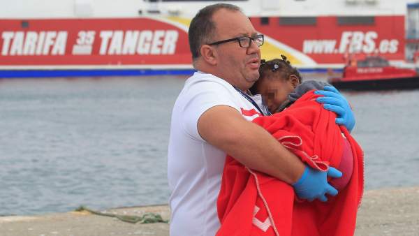 Rescate de inmigrantes en pateras Rescate de inmigrantes en pateras