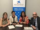 Firma del convenio de colaboración entre Cruz Blanca y Obra Social 'la Caixa'