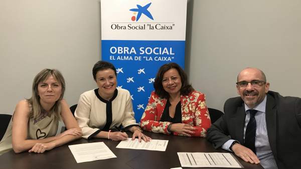 Firma del convenio de colaboración entre Cruz Blanca y Obra Social 'la Caixa' Firma del convenio de colaboración entre Cruz Blanca y Obra Social 'la Caixa'