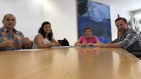 La consejera de Sanidad con la presidenta del Colegio de Enfermería La consejera de Sanidad con la presidenta del Colegio de Enfermería