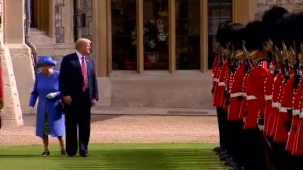Trump y la reina de Inglaterra Trump y la reina de Inglaterra
