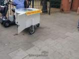 Puesto ambulante de garrapiñadas en el Prado