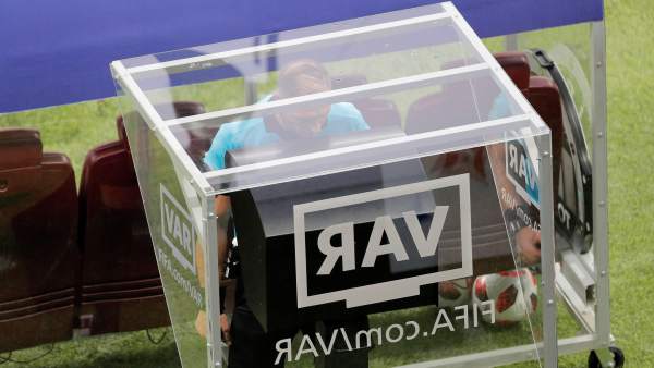 El VAR cazó a Perisic El VAR cazó a Perisic