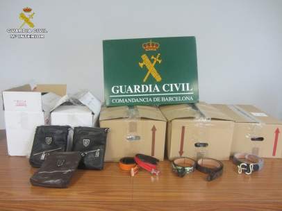 Objetos falsificados intervenidos por la Guardia Civil.