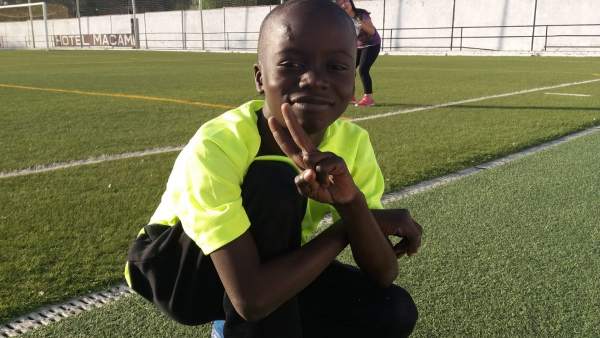 El menor senegalés tras ser intervenido El menor senegalés tras ser intervenido