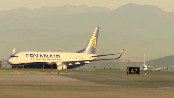 Sindicatos critican que Ryanair se acoja a los servicios mínimos Sindicatos critican que Ryanair se acoja a los servicios mínimos