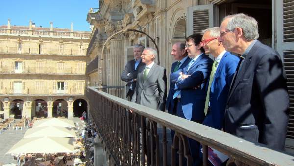 Autoridades en el balcón del Ayuntamiento, 17-7-18 Autoridades en el balcón del Ayuntamiento, 17-7-18