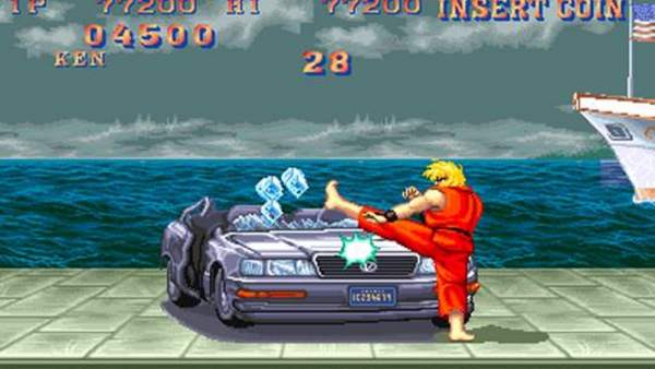 Ken destrozan el coche en el Street Fighter Ken destrozan el coche en el Street Fighter