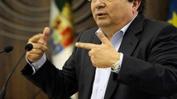 Fernández Vara en la Asamblea de Extremadura Fernández Vara en la Asamblea de Extremadura