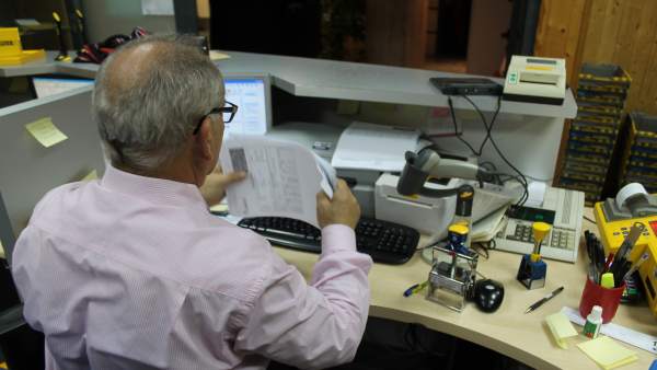 FUNCIONARIO, OFICINA, TRABAJADOR, FUNCIONARIO, OFICINA, TRABAJADOR,