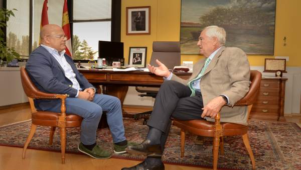 El subdelegado del Gobierno (izq) y el delegado territorial de la Junta (dcha) El subdelegado del Gobierno (izq) y el delegado territorial de la Junta (dcha)