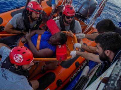 El jugador de baloncesto Marc Gasol a bordo del 'Austral' de Open Arms