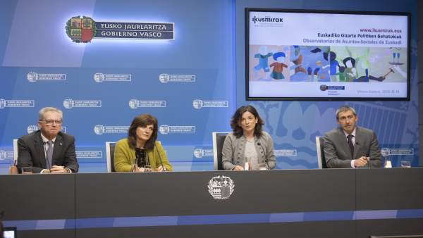 Rueda de prensa de Beatriz Artolazabal en Vitoria Rueda de prensa de Beatriz Artolazabal en Vitoria