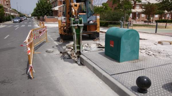 Comienzan las obras de pavimentación junto el jardín de los Rectores Comienzan las obras de pavimentación junto el jardín de los Rectores